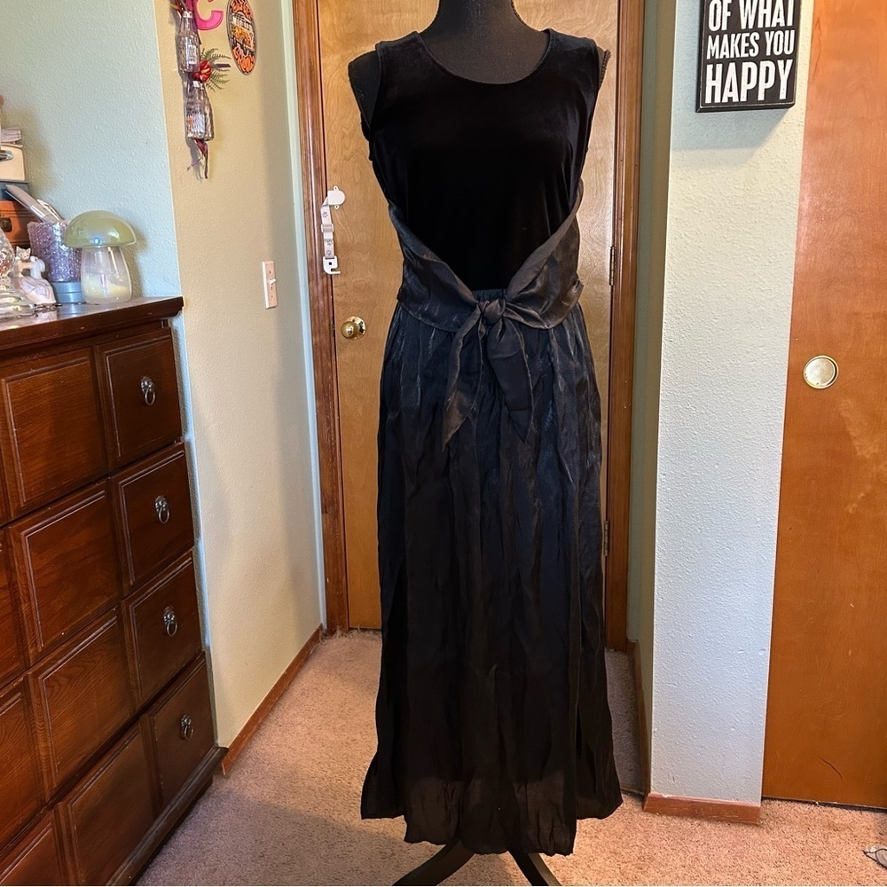 Rabbit Rabbit Rabbit Designs vintage black sleeveless velvet satin dress 8 goth